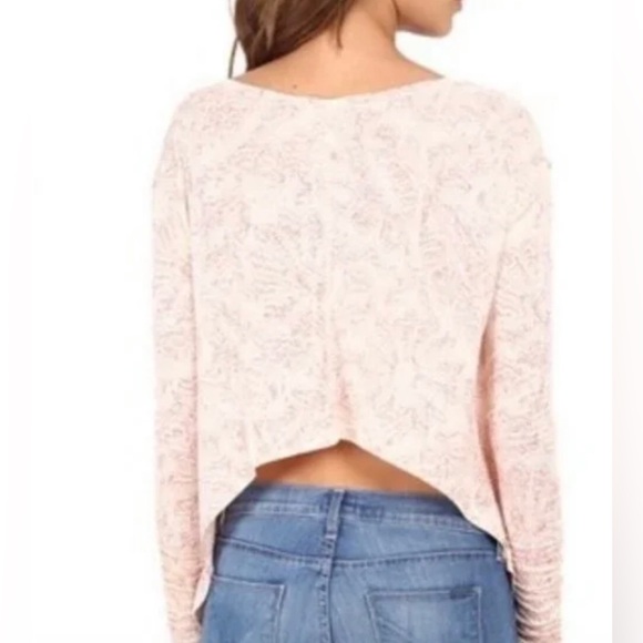 Free People Sahara Print V Neck. Reverse Hi-Low Hemline. Size: Medium - Picture 4 of 11